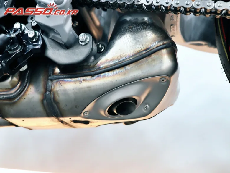 야마하 XSR900GP ABS 2024 실버 사진 7