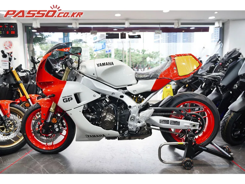 야마하 XSR 900 GP 2025 화이트 사진 2