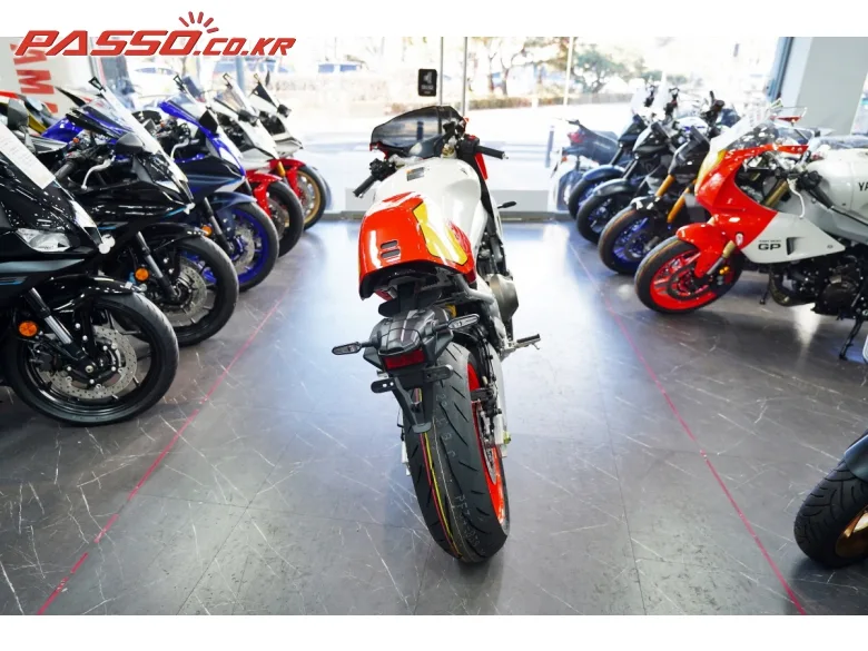 야마하 XSR 900 GP 2025 화이트 사진 3