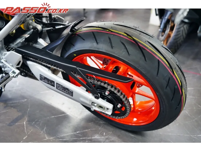 야마하 XSR 900 GP 2025 화이트 사진 6
