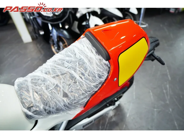 야마하 XSR 900 GP 2025 화이트 사진 8