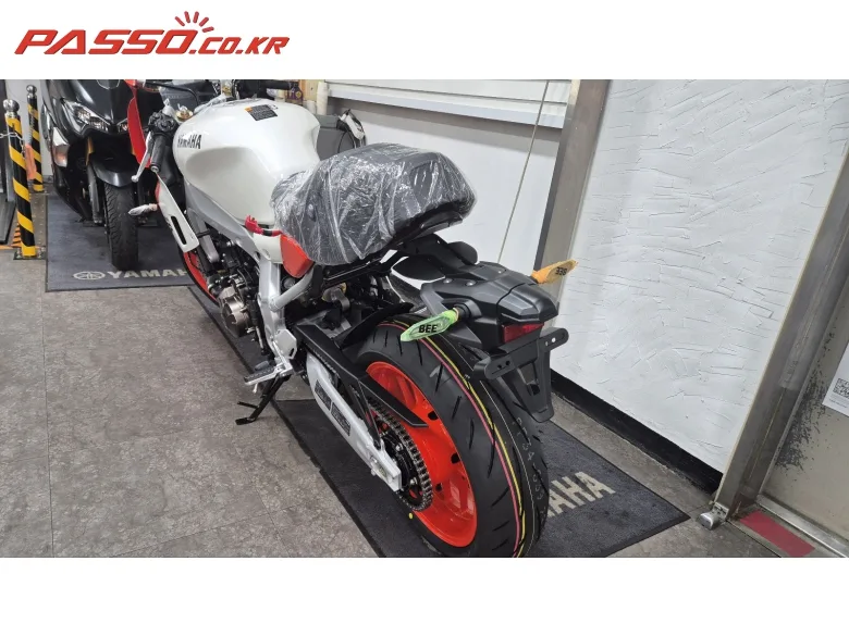 야마하 XSR900GP 2024 레드 사진 3