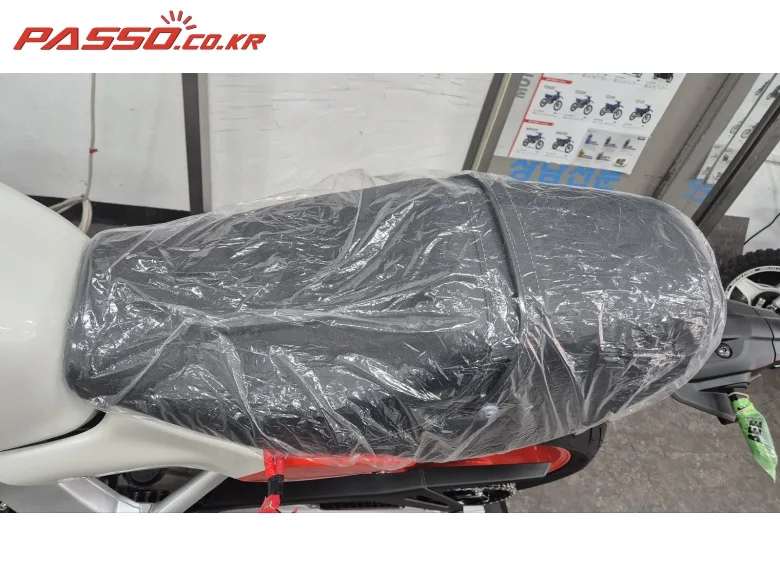 야마하 XSR900GP 2024 레드 사진 8