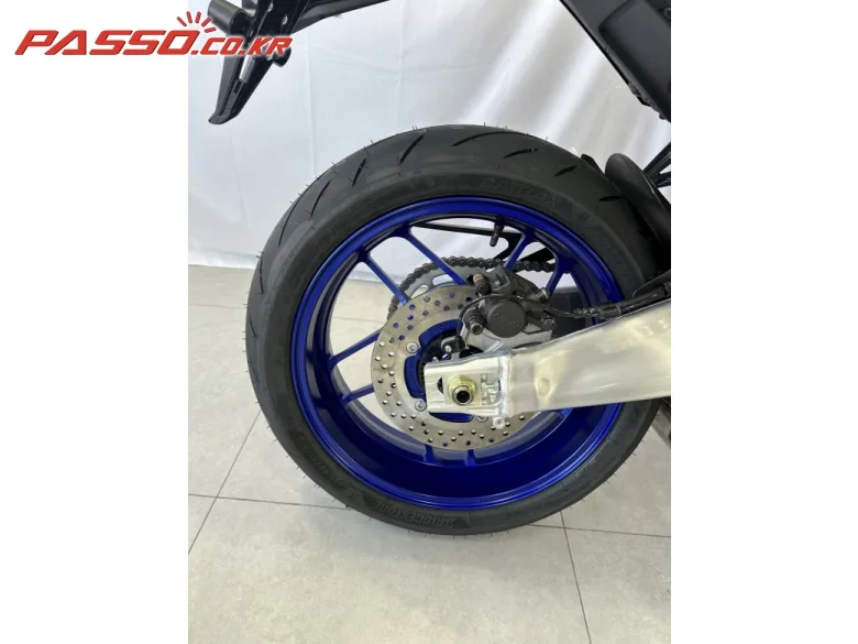 야마하 MT 09 SP 2025 화이트 사진 6