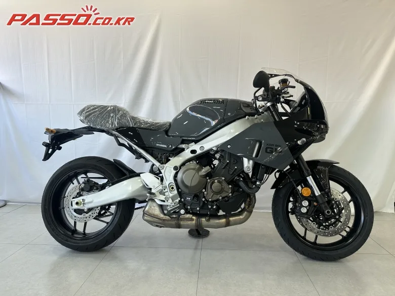 야마하 XSR 900 GP 2025 블랙 사진 1