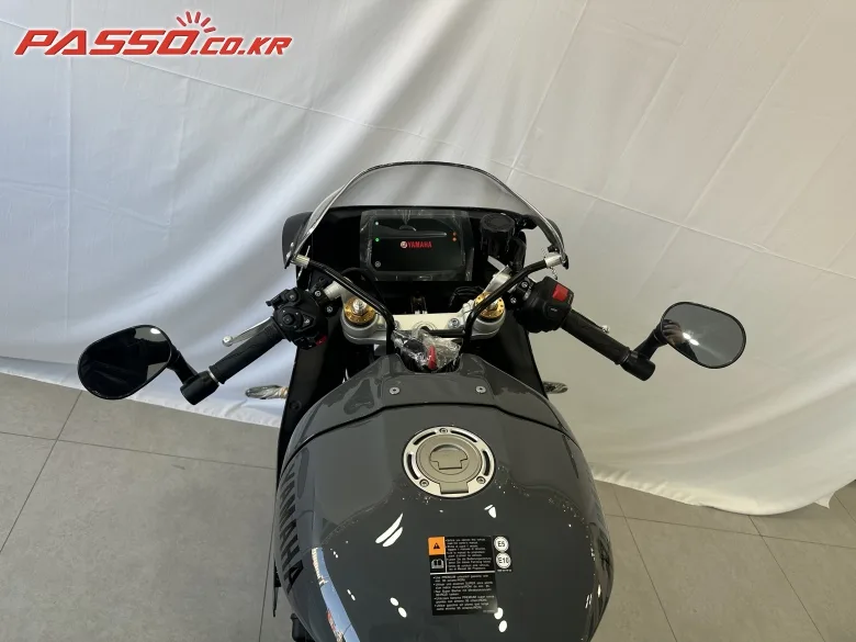 야마하 XSR 900 GP 2025 블랙 사진 4