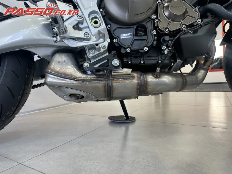 야마하 XSR 900 GP 2025 블랙 사진 7