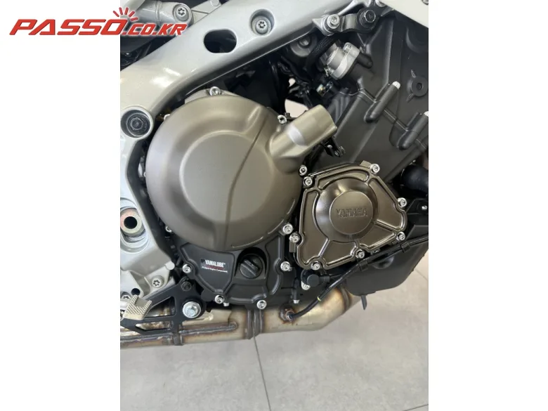 야마하 XSR 900 GP 2025 레드 사진 5