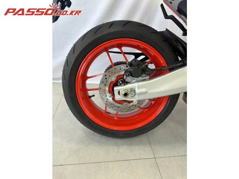 야마하 XSR 900 GP 2025 레드 사진 6