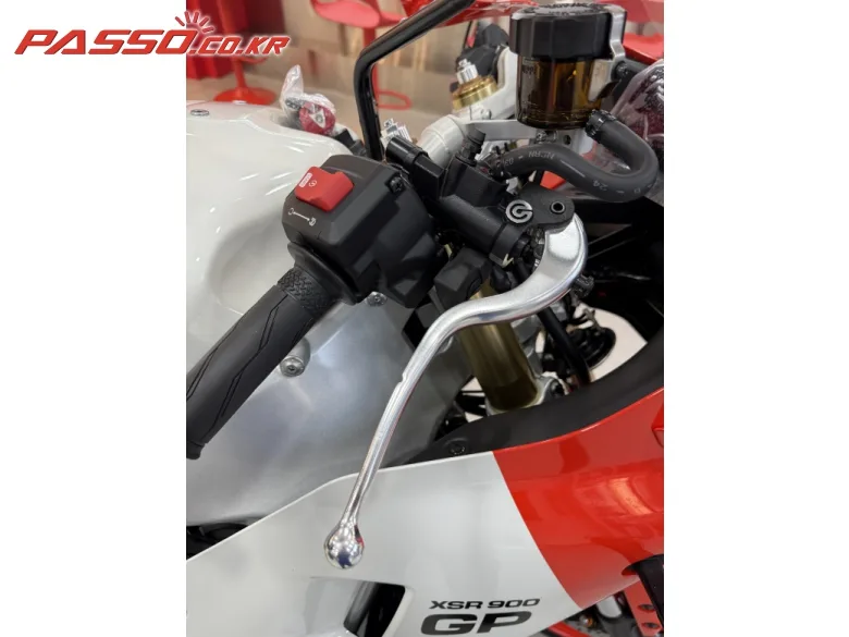야마하 XSR 900 GP 2025 레드 사진 4