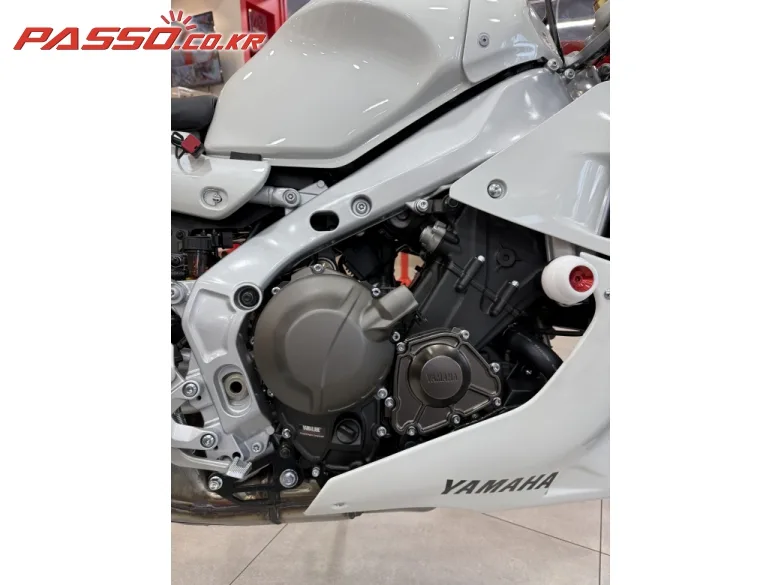 야마하 XSR 900 GP 2025 레드 사진 5