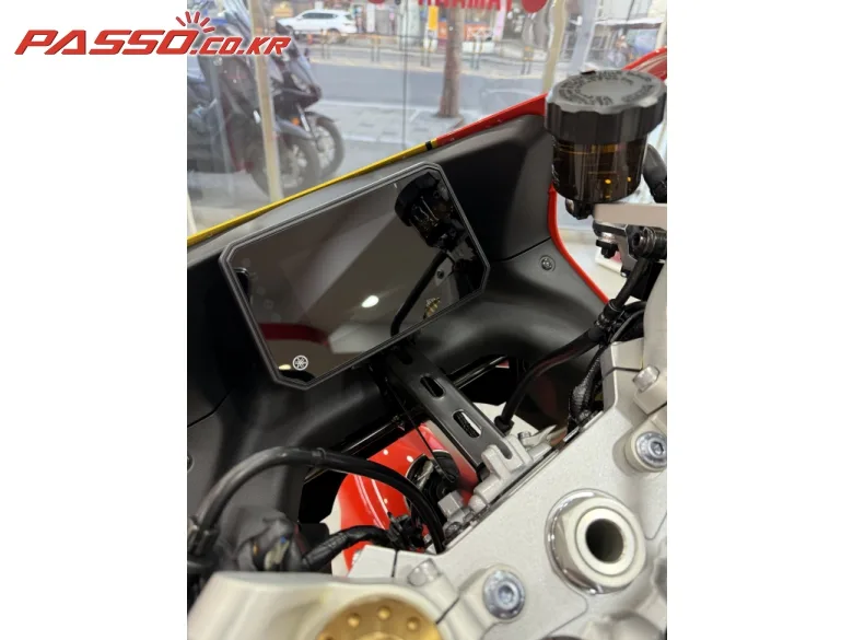 야마하 XSR 900 GP 2025 레드 사진 8