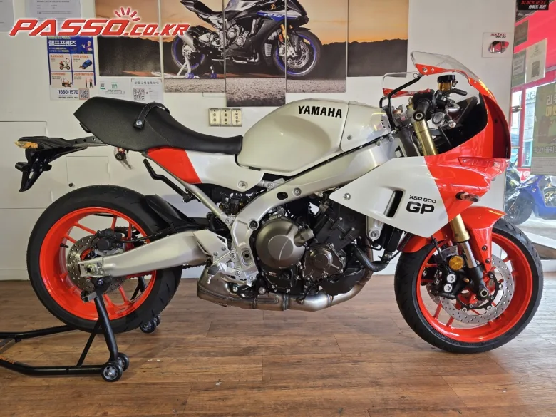 야마하 XSR900 GP 2025 레드 사진 1