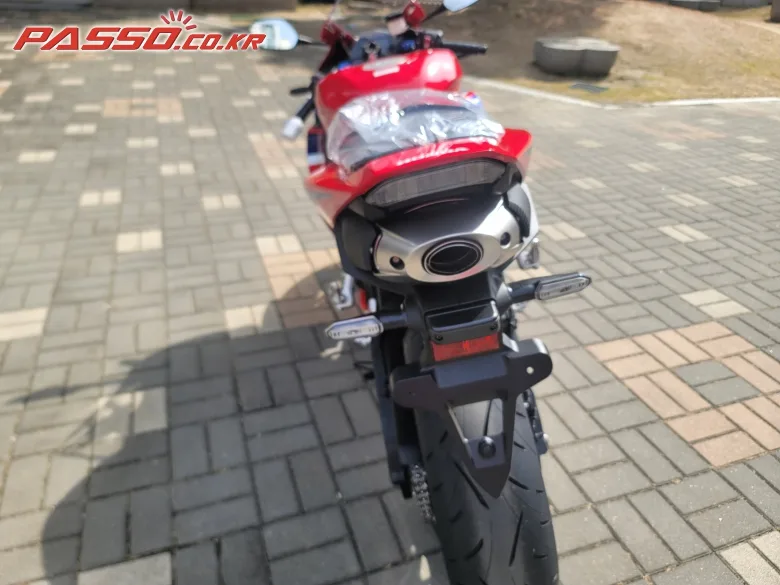 혼다 CBR 600 RR 2025 레드 사진 3