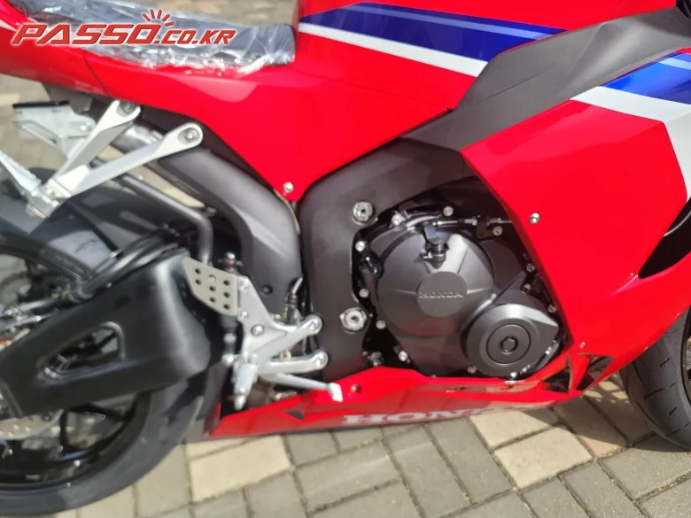 혼다 CBR 600 RR 2025 레드 사진 5