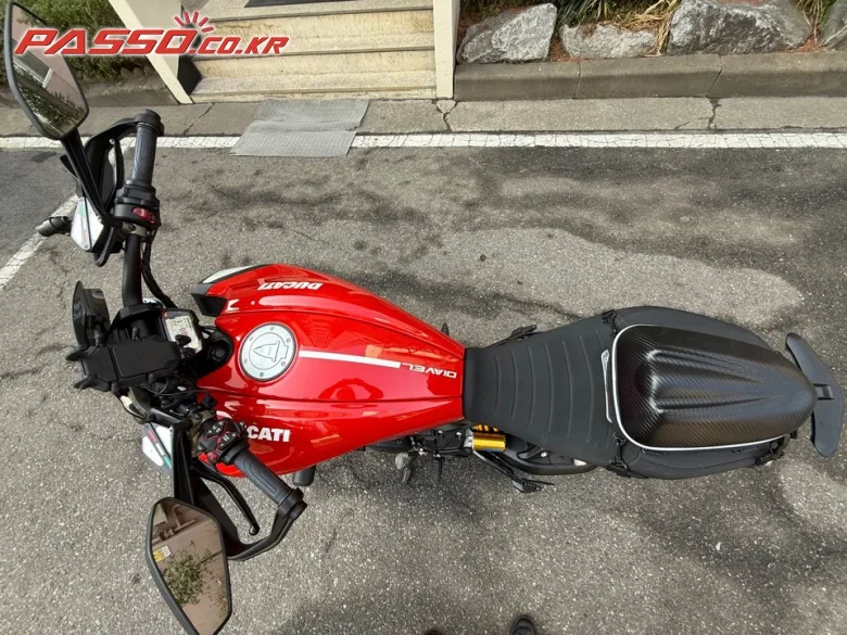 두카티 디아벨 1260S 2020 버건디 사진 4