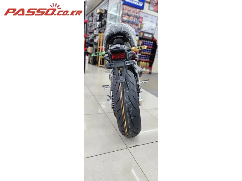 야마하 XSR 900 GP 2024 레드 사진 3