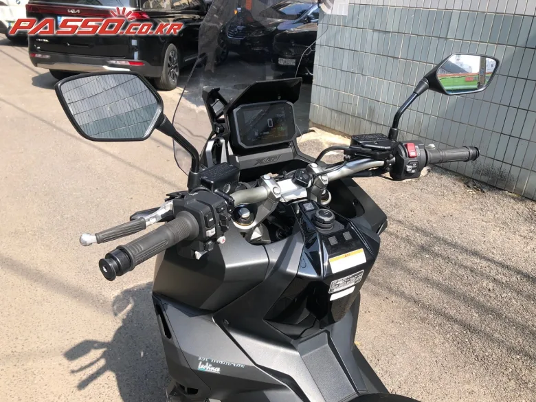 혼다 X-ADV750 2024 블랙 사진 4