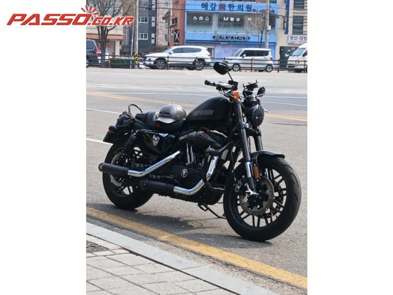 할리데이비슨 로드스터1200 2017 블랙 사진 4