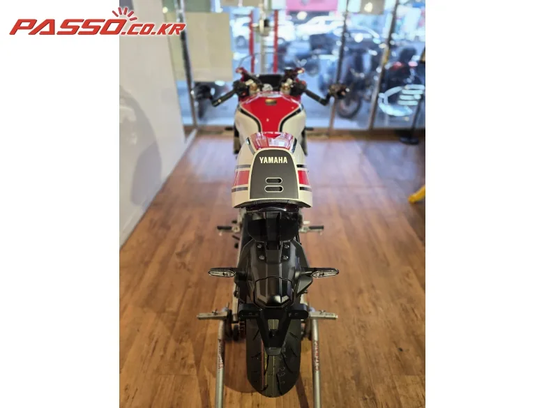 야마하 XSR900 GP 2025 한정판 GP 레드 사진 3