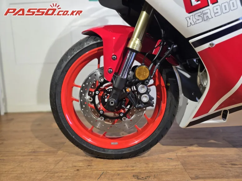 야마하 XSR900 GP 2025 한정판 GP 레드 사진 6
