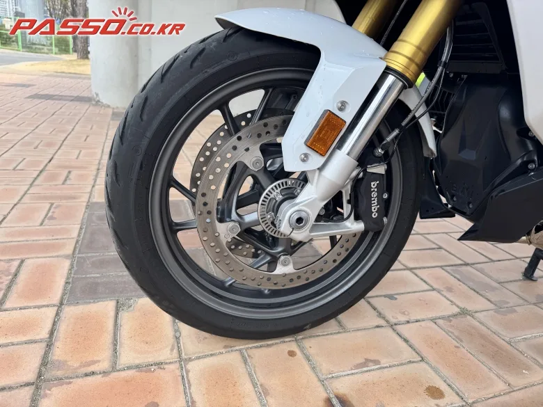BMW R1250RS 2023 화이트 사진 6