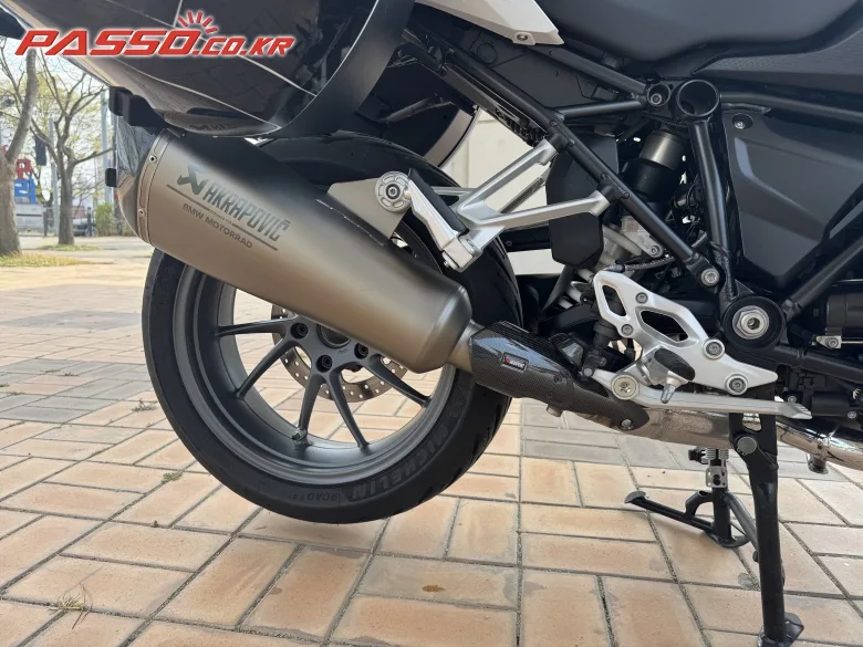 BMW R1250RS 2023 화이트 사진 7