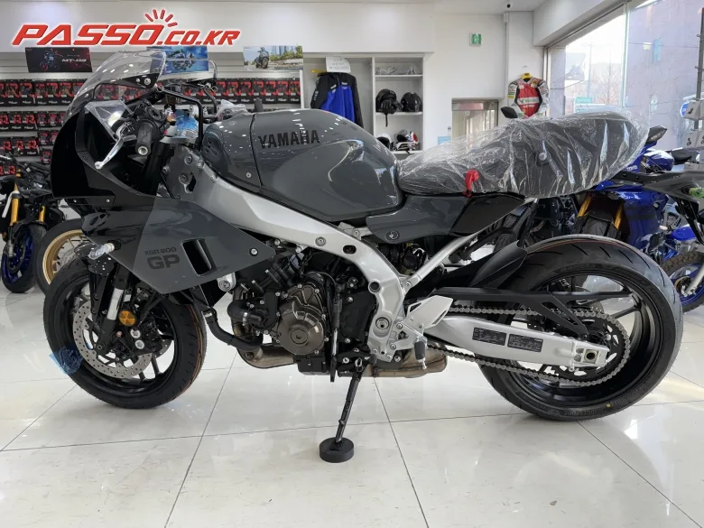 야마하 XSR900GP 2025 검정색 사진 2