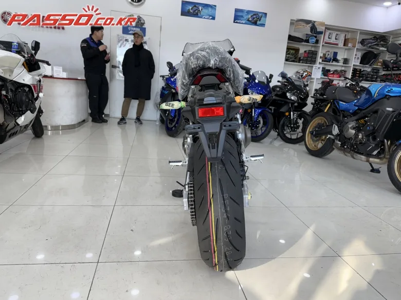 야마하 XSR900GP 2025 검정색 사진 3