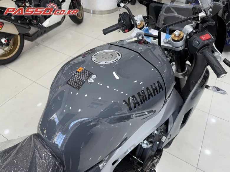 야마하 XSR900GP 2025 검정색 사진 8