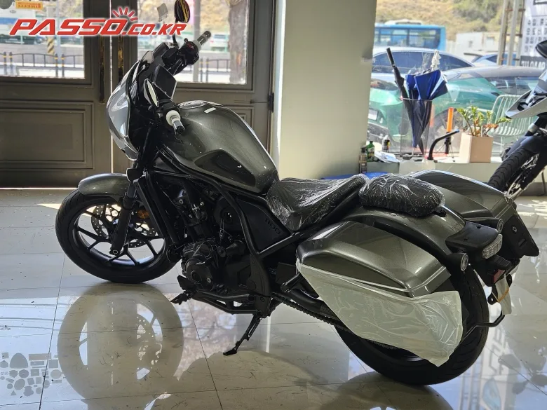 혼다 레블 1100T DCT 2026 화이트 사진 6
