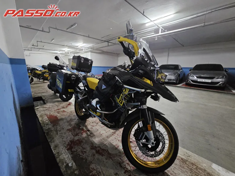 BMW R1250GS 40주년 기념모델 2022 블랙 사진 1