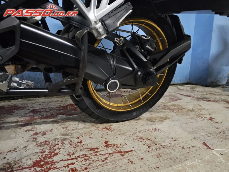 BMW R1250GS 40주년 기념모델 2022 블랙 사진 7