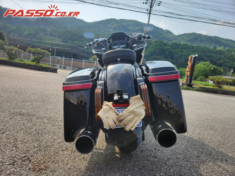 할리데이비슨 CVO 2021 레드 사진 3