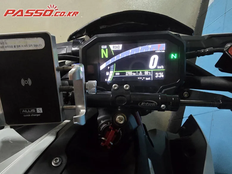 가와사키 Z900 2022 화이트 사진 8