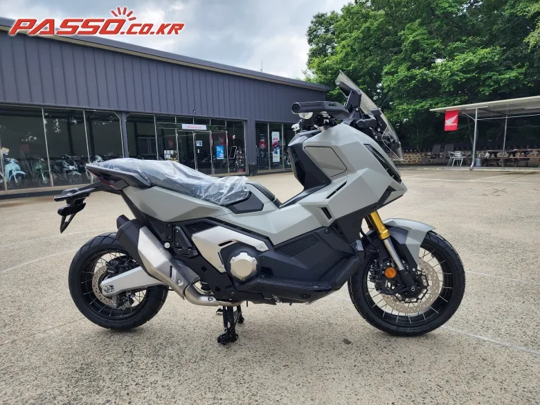 혼다 X-ADV750 2026 실버 사진 1