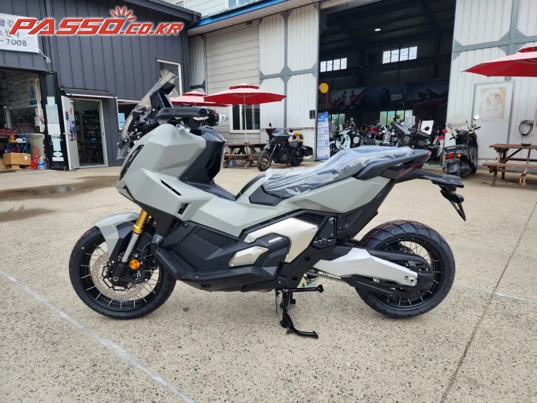 혼다 X-ADV750 2026 실버 사진 2