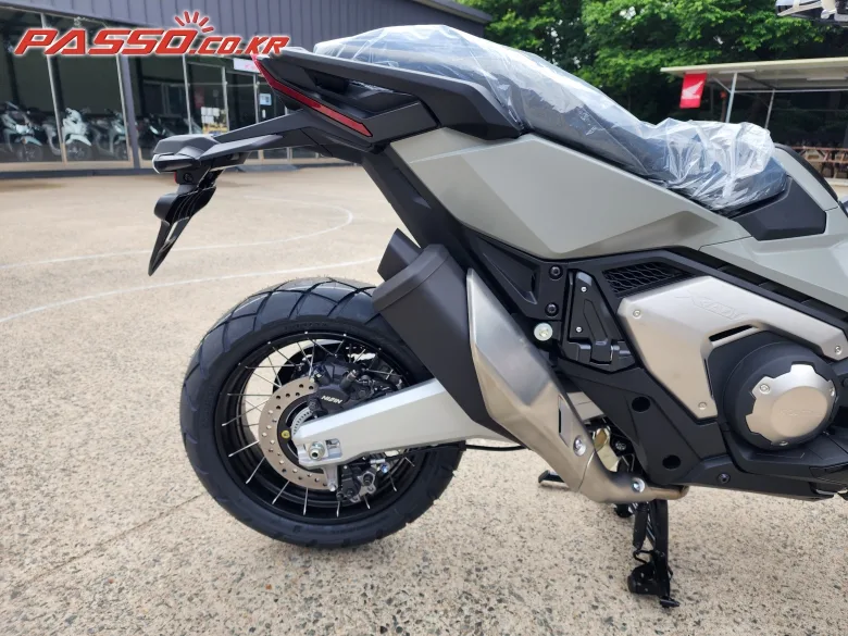 혼다 X-ADV750 2026 실버 사진 7