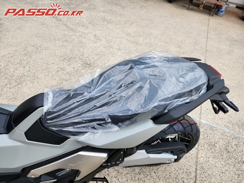 혼다 X-ADV750 2026 실버 사진 8