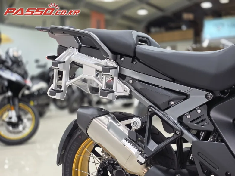 BMW R1300GS 어드벤처 2026 블랙 사진 7