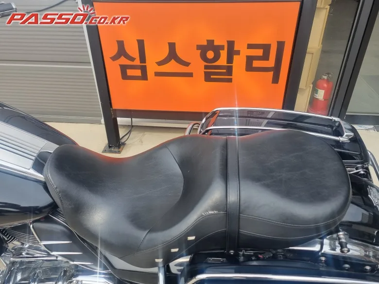 할리데이비슨 로드킹 2012 블랙 사진 8