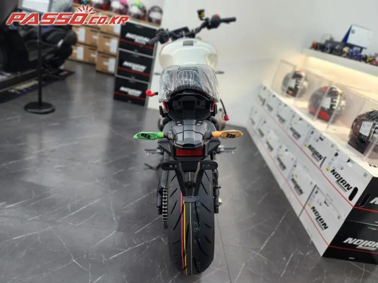 야마하 XSR 900 2025 레드 사진 3