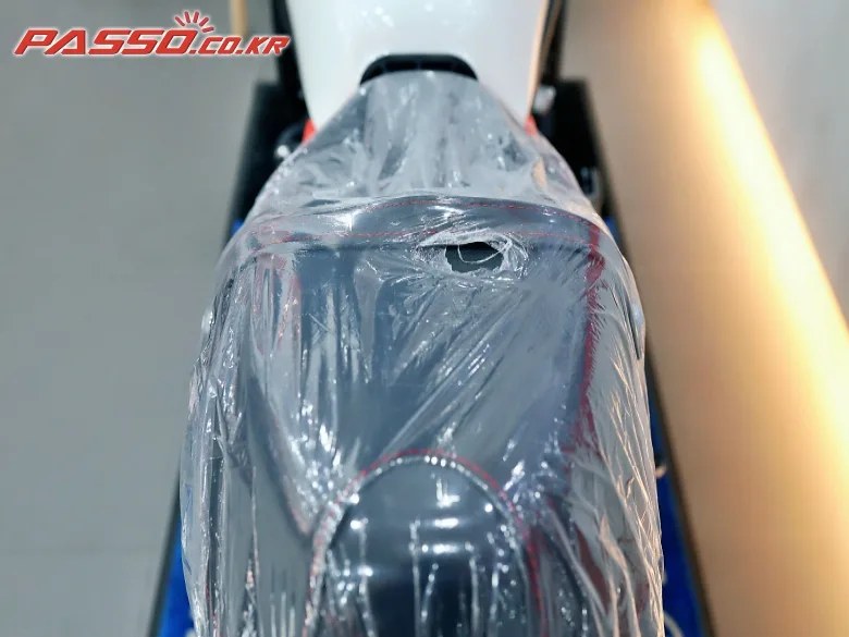야마하 XSR 900 ABS 2025 화이트 사진 8