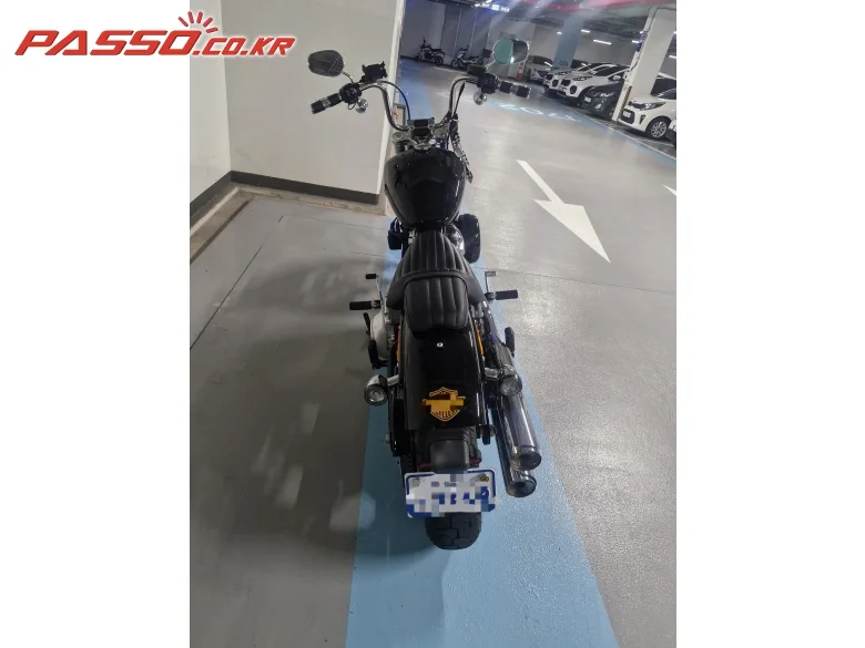 할리데이비슨 소프테일 스탠다드 2023 블랙 사진 3