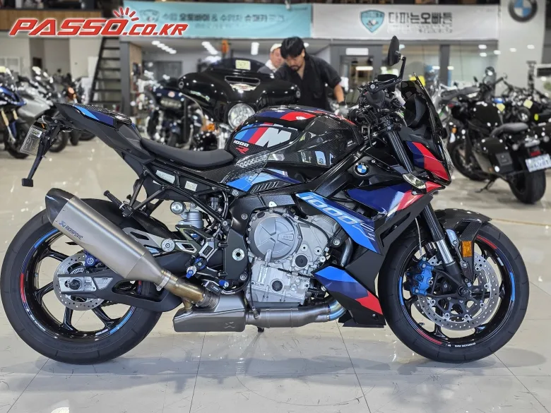 BMW M 1000 R 2026 블루 사진 1