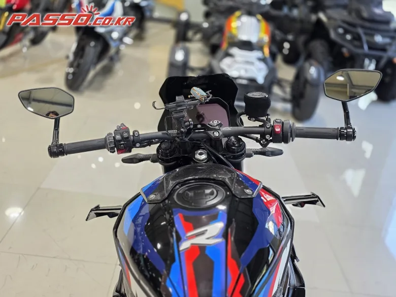 BMW M 1000 R 2026 블루 사진 4