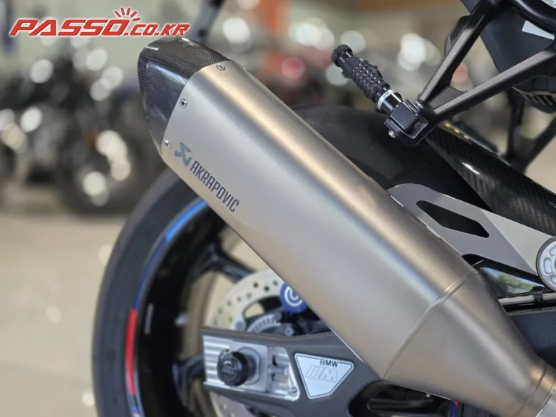 BMW M 1000 R 2026 블루 사진 7