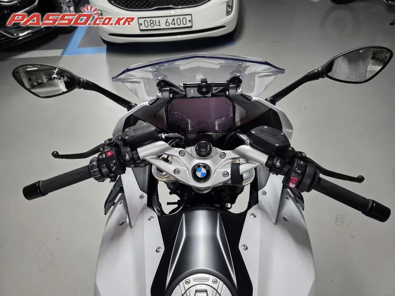 BMW R 1250 RS 2024 화이트 사진 4