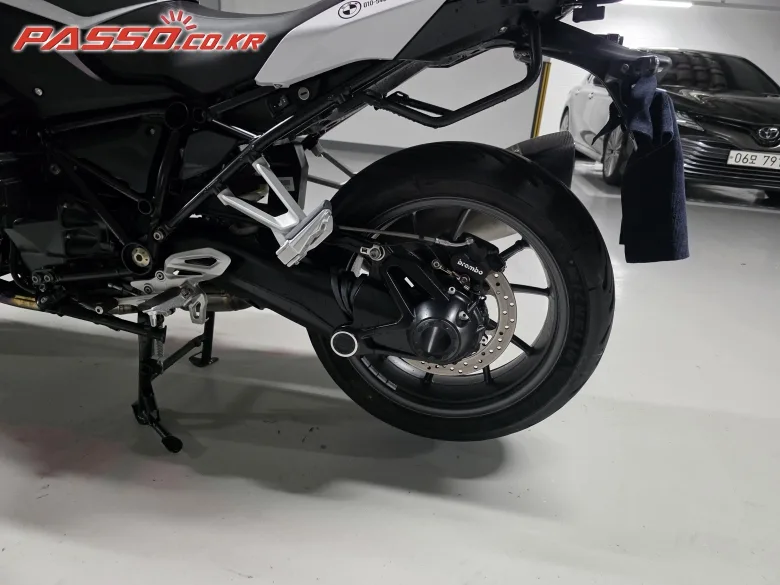 BMW R 1250 RS 2024 화이트 사진 5