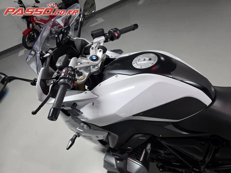 BMW R 1250 RS 2024 화이트 사진 6